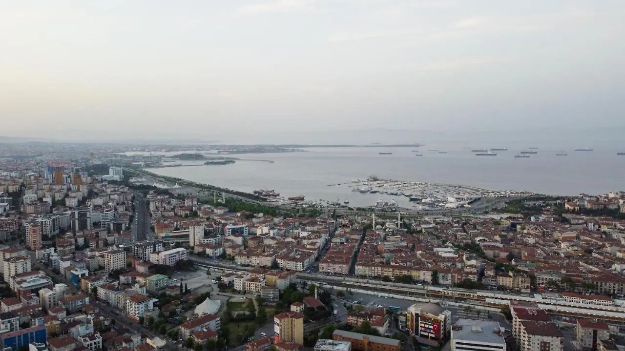 Apartment Close To The Seaside location